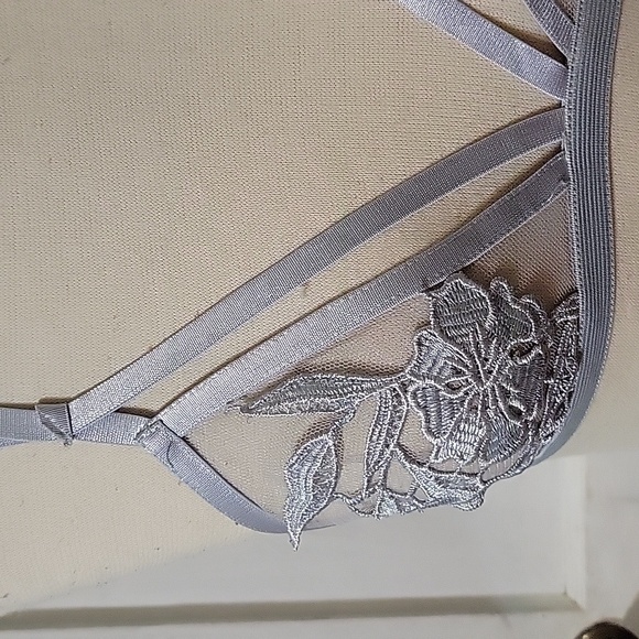 ESSUE Women's S Gray Sheer Floral Bralette - Picture 2 of 6